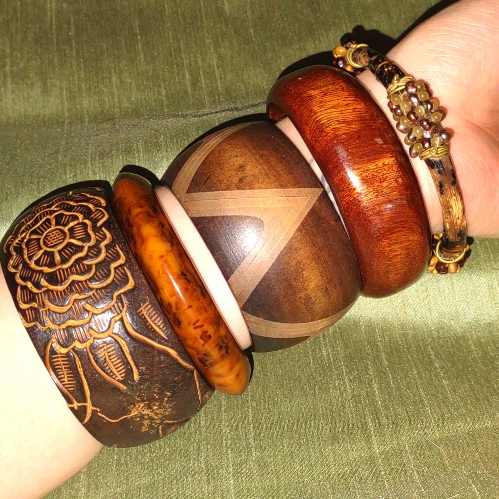 5 wooden set of bracelets